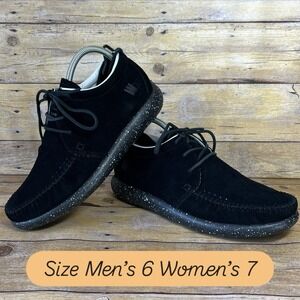 World Boots Hemera Black Suede Moccasin Shoes Mens‎ 6 Womens 7 Speckled Sole NEW